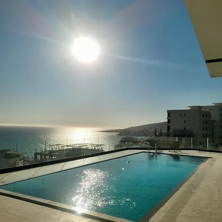 Summer Waves - Panoramic View & Pool Appartement