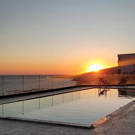 Summer Waves - Panoramic View & Pool Appartement Sarandë