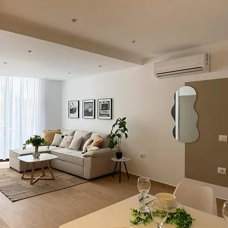 Summer Waves - Panoramic View & Pool Appartement Sarandë